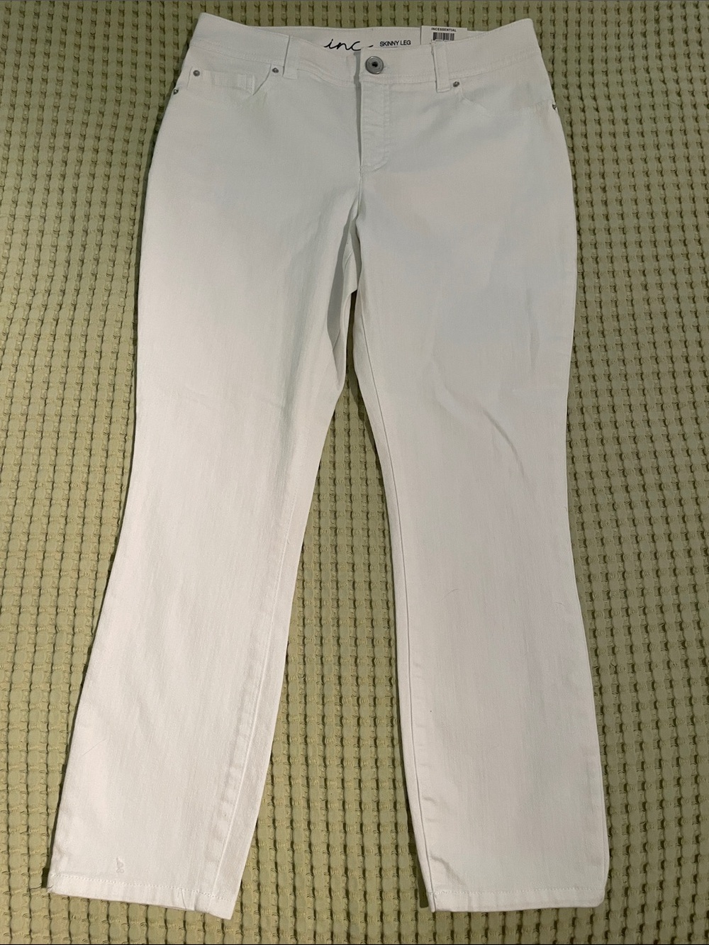 INC International Concepts White Cropped Ankle Skinny Jeans